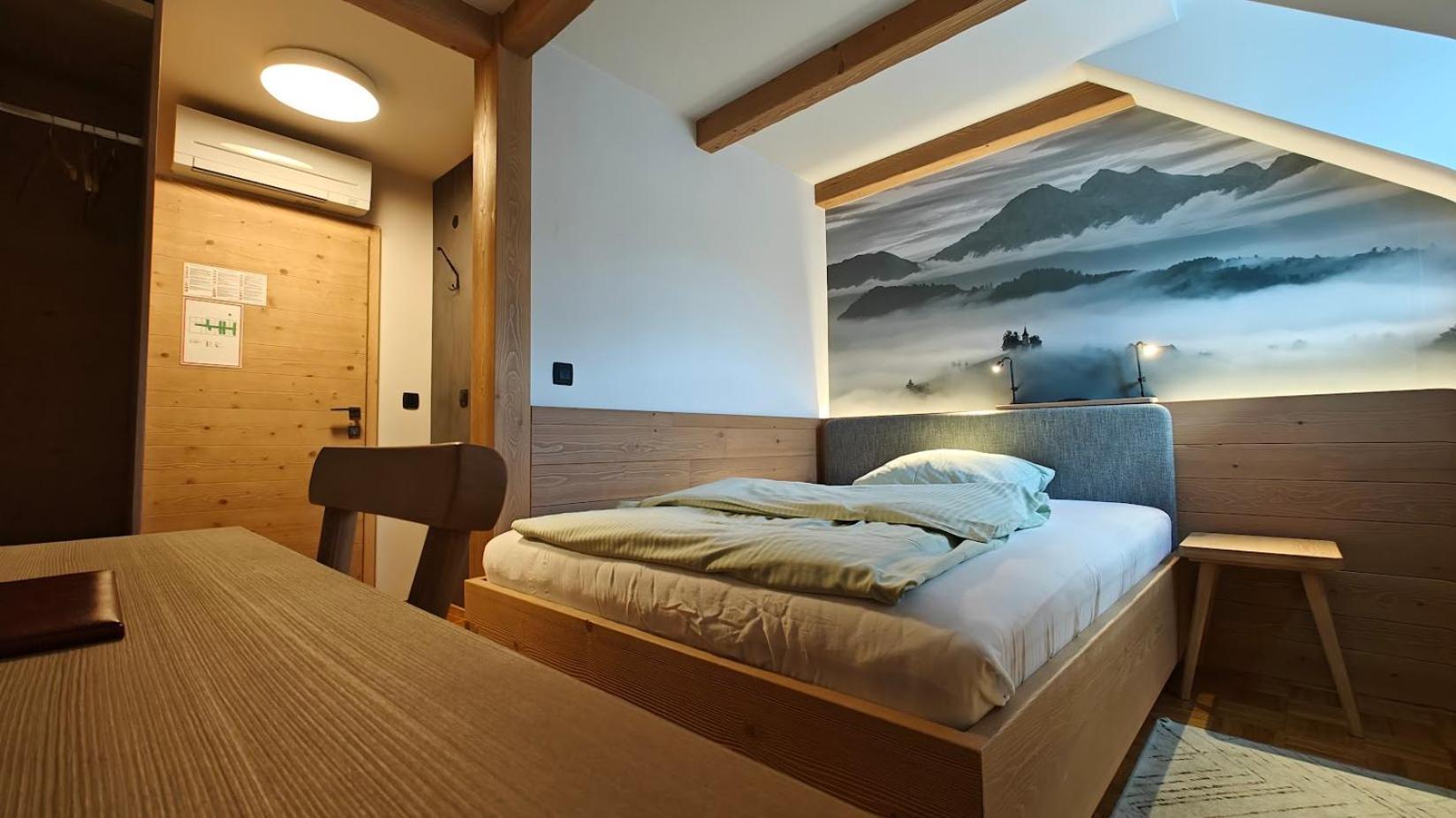 Guesthouse Pri Zalogarju Zelezniki Luaran gambar