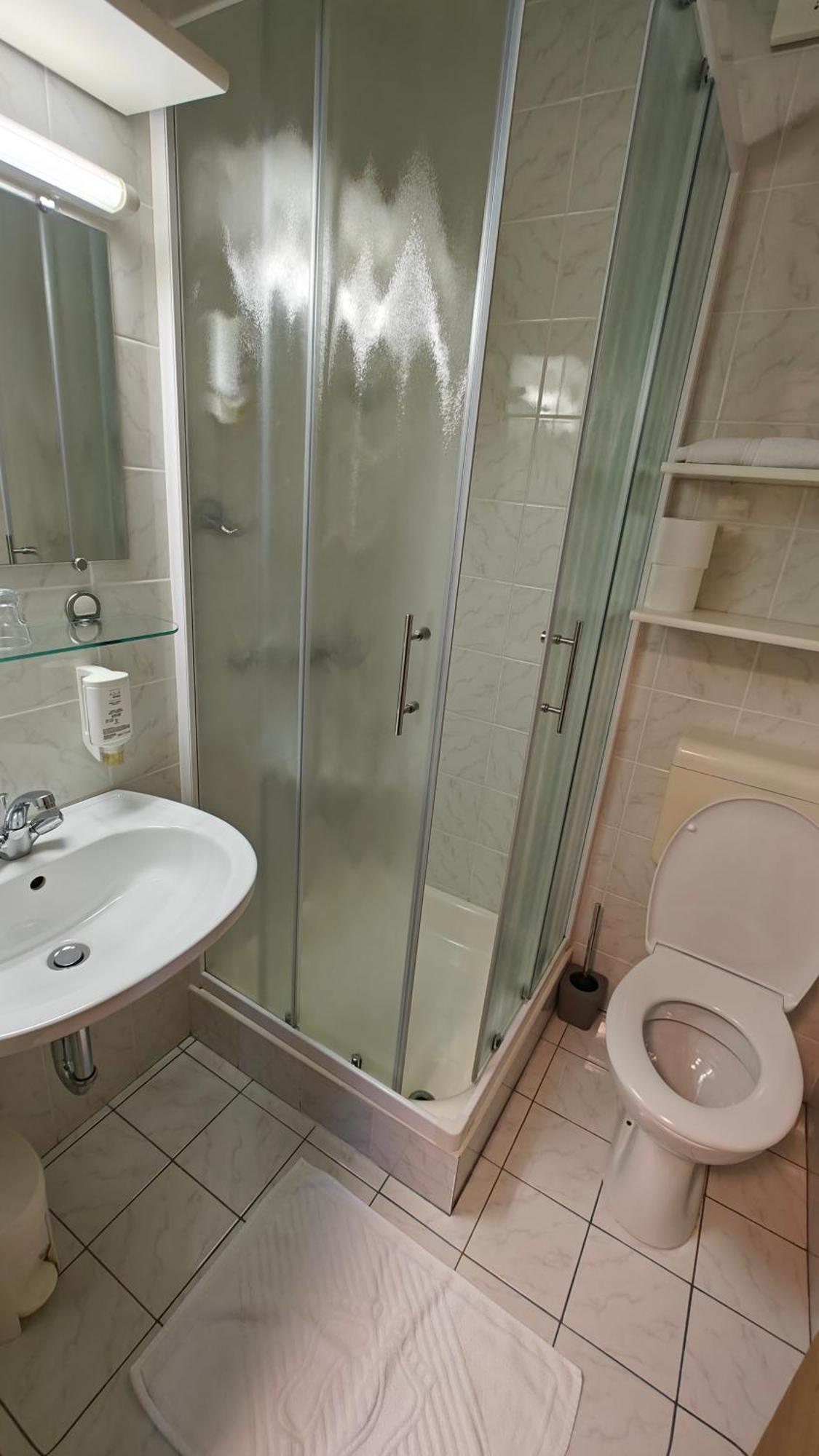 Guesthouse Pri Zalogarju Zelezniki Luaran gambar