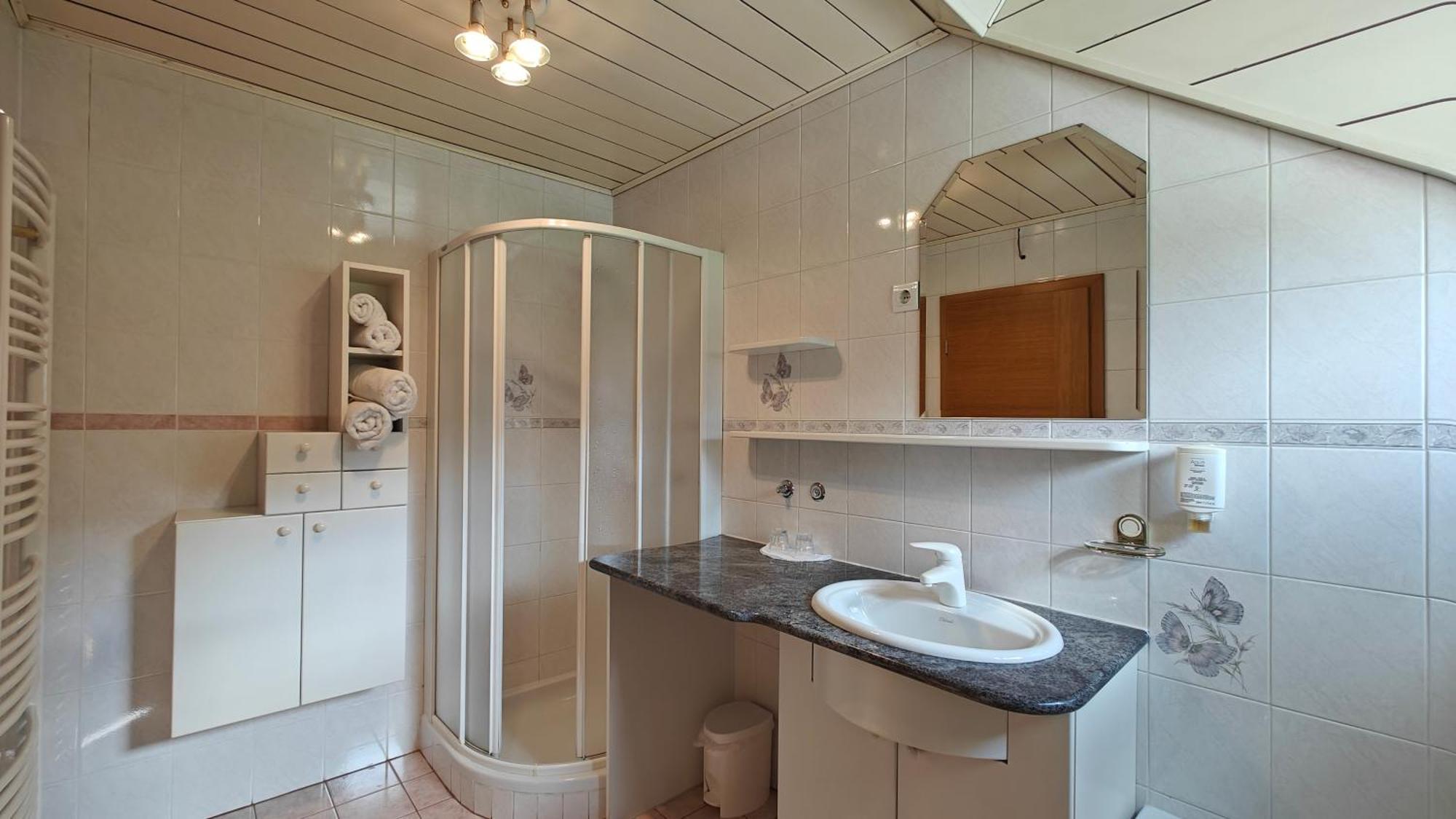 Guesthouse Pri Zalogarju Zelezniki Luaran gambar