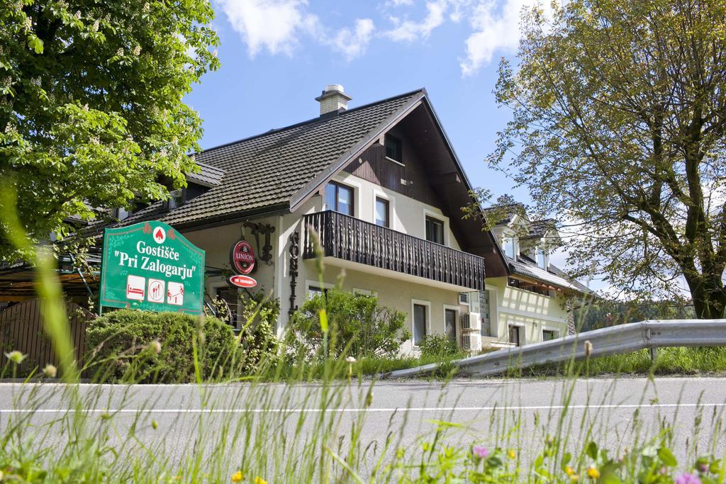 Guesthouse Pri Zalogarju Zelezniki Luaran gambar