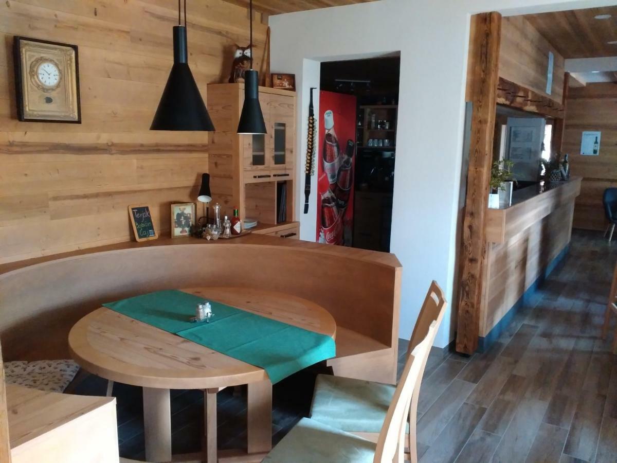 Guesthouse Pri Zalogarju Zelezniki Luaran gambar