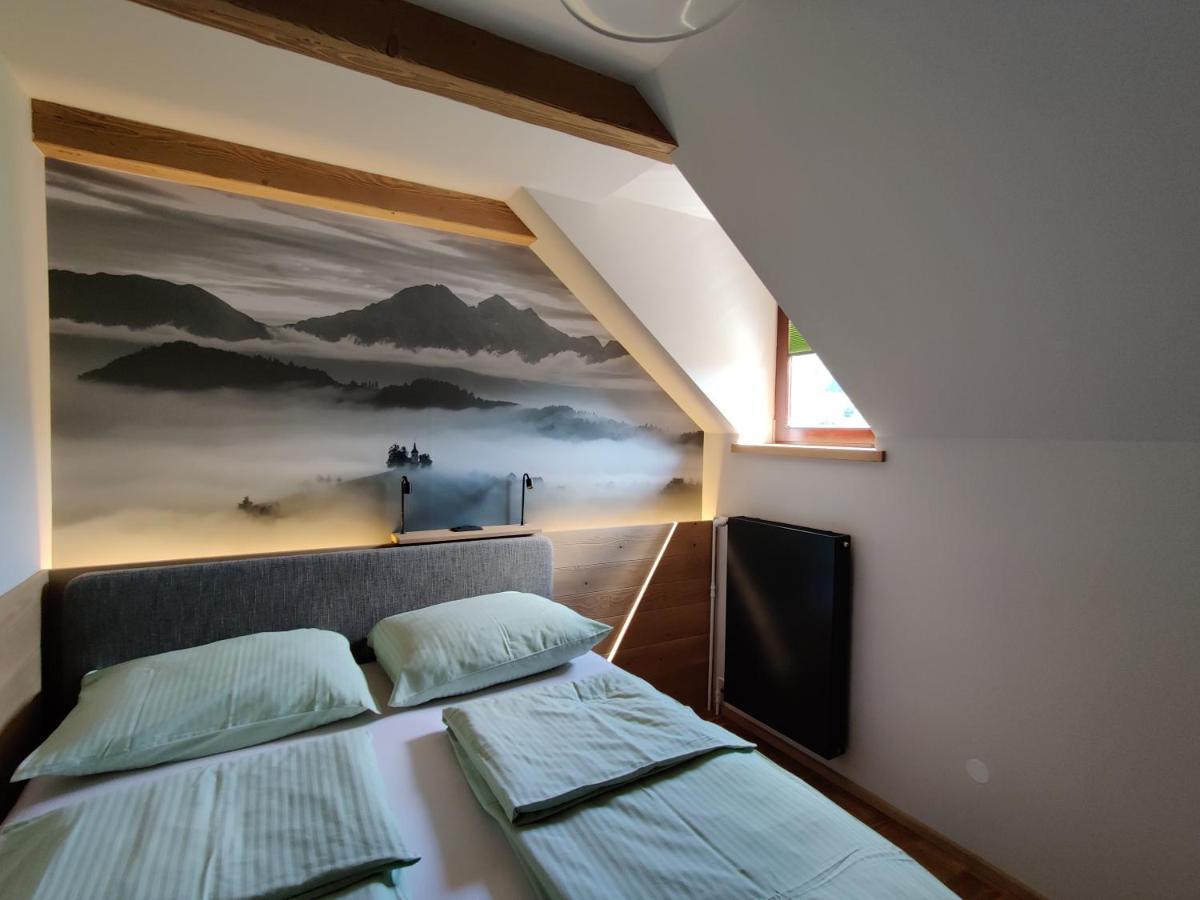 Guesthouse Pri Zalogarju Zelezniki Luaran gambar